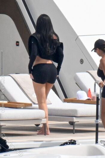 Kylie jenner  page leaked private photo uncensored HD quality