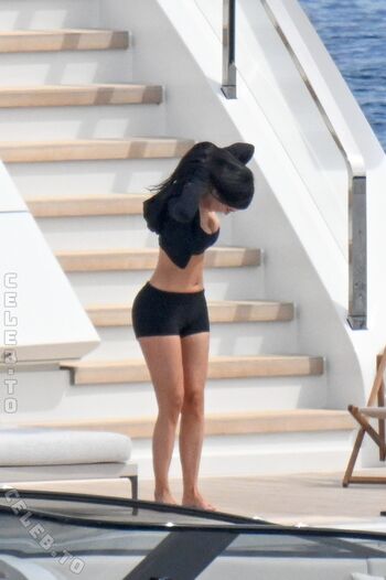 Kylie jenner  page leaked private photo uncensored HD quality
