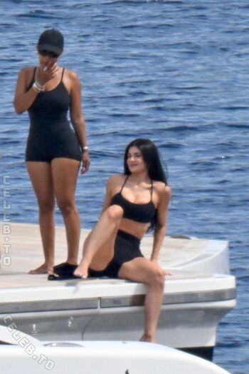 Kylie jenner  page leaked private photo uncensored HD quality