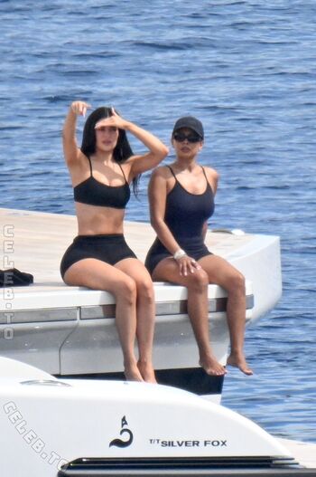 Kylie jenner  page leaked private photo uncensored HD quality