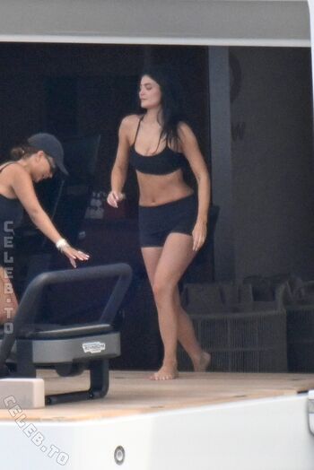 Kylie jenner  page leaked private photo uncensored HD quality