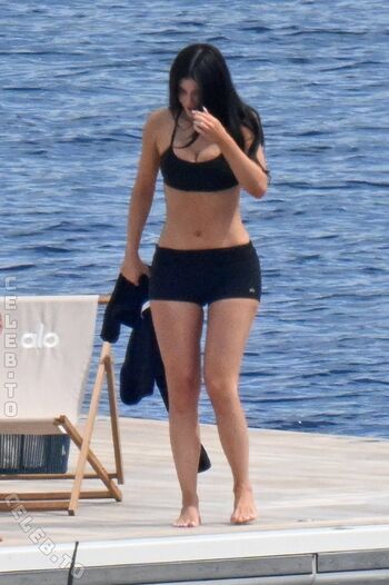 Kylie jenner  page leaked private photo uncensored HD quality