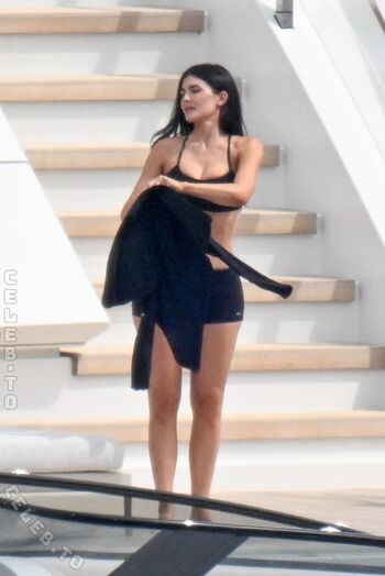 Kylie jenner  page leaked private photo uncensored HD quality