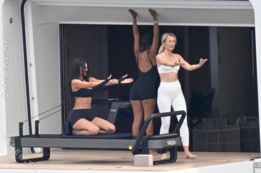 Kylie jenner  page leaked private photo uncensored HD quality