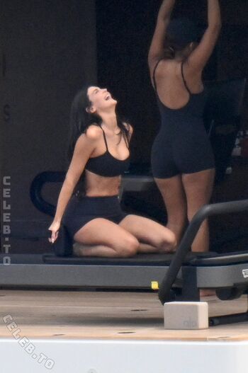 Kylie jenner  page leaked private photo uncensored HD quality