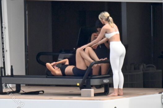 Kylie jenner  page leaked private photo uncensored HD quality