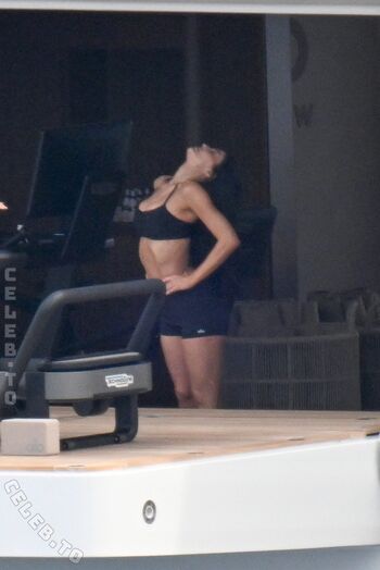 Kylie jenner  page leaked private photo uncensored HD quality