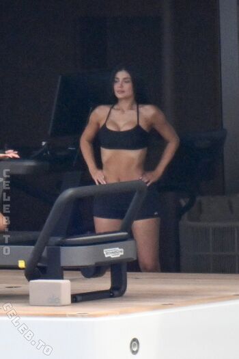 Kylie jenner  page leaked private photo uncensored HD quality
