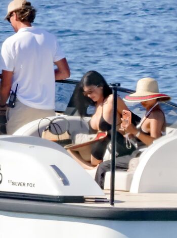 Kylie jenner  page leaked private photo uncensored HD quality