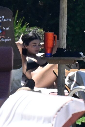 Kylie jenner  page leaked private photo uncensored HD quality