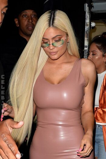 Kylie jenner  page leaked private photo uncensored HD quality