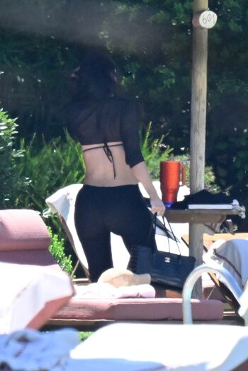 Kylie jenner  page leaked private photo uncensored HD quality