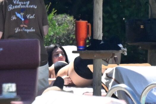 Kylie jenner  page leaked private photo uncensored HD quality