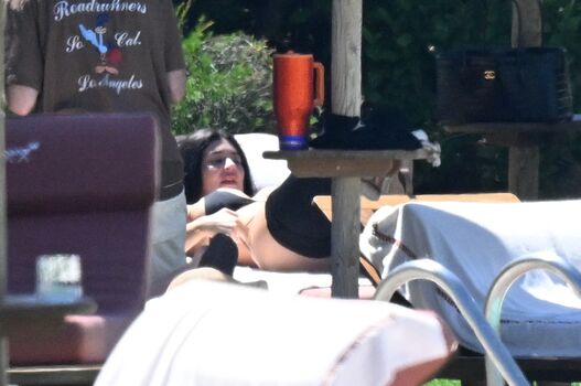 Kylie jenner  page leaked private photo uncensored HD quality