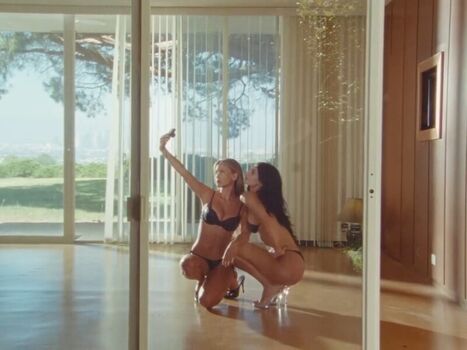 Kylie jenner  page leaked private photo uncensored HD quality