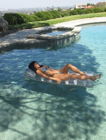 Kylie jenner  page leaked private photo uncensored HD quality