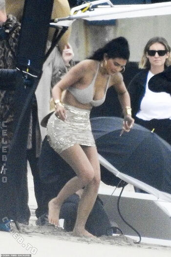 Kylie jenner  page leaked private photo uncensored HD quality