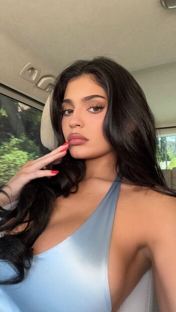 Kylie jenner  page leaked private photo uncensored HD quality