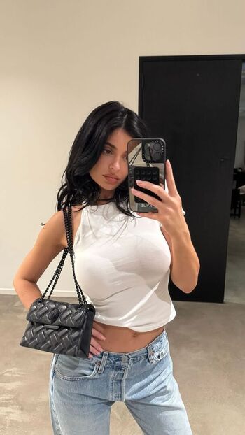 Kylie jenner  page leaked private photo uncensored HD quality