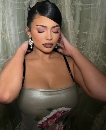 Kylie jenner  page leaked private photo uncensored HD quality