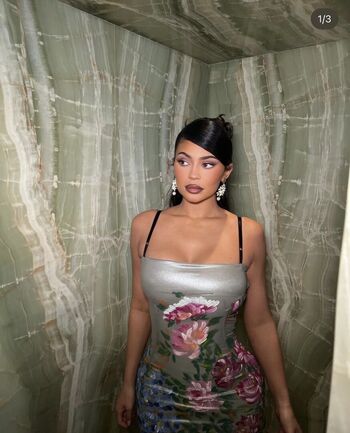 Kylie jenner  page leaked private photo uncensored HD quality