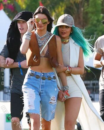 Kylie jenner  page leaked private photo uncensored HD quality
