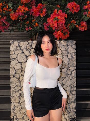 Laras kinanda putri leaked private photo uncensored HD quality