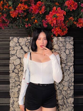 Laras kinanda putri leaked private photo uncensored HD quality