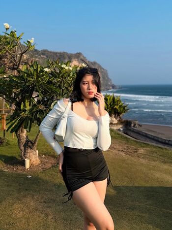 Laras kinanda putri leaked private photo uncensored HD quality