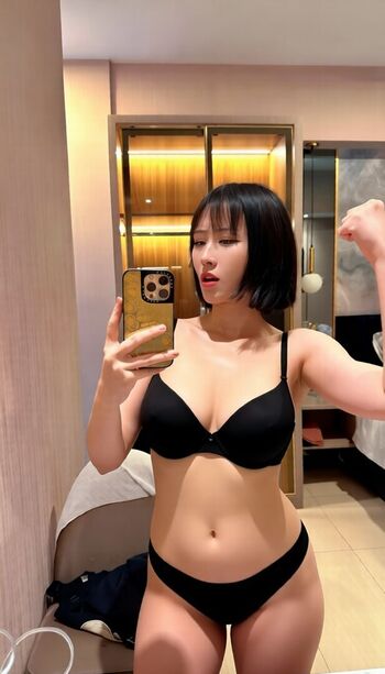 Larissa rochefort page leaked private photo uncensored HD quality