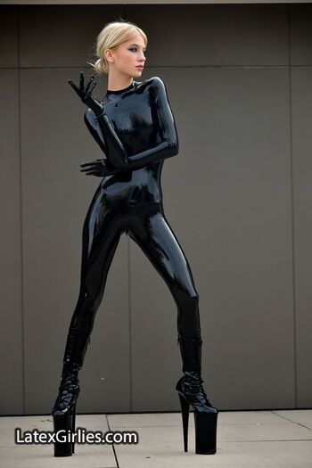 Latexgirlies leaked private photo uncensored HD quality