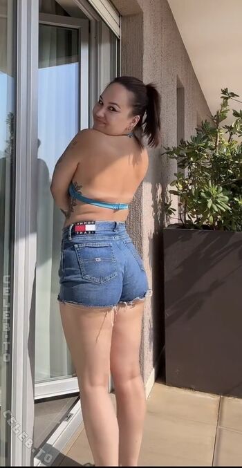 Laurassoberlife leaked private photo uncensored HD quality