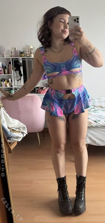 Laurassoberlife leaked private photo uncensored HD quality