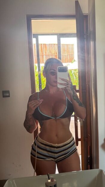 Laurine   page leaked private photo uncensored HD quality