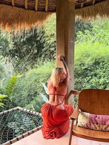 Laurine   page leaked private photo uncensored HD quality