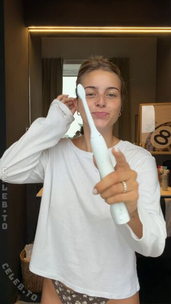 Lea breuer page leaked private photo uncensored HD quality