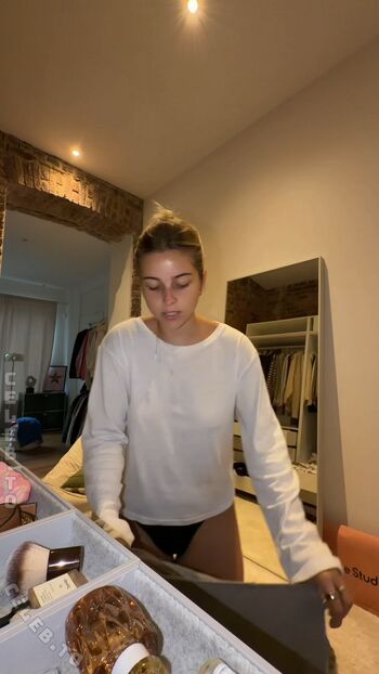 Lea breuer page leaked private photo uncensored HD quality