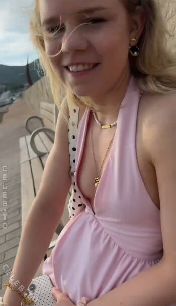 Lea peach leaked private photo uncensored HD quality
