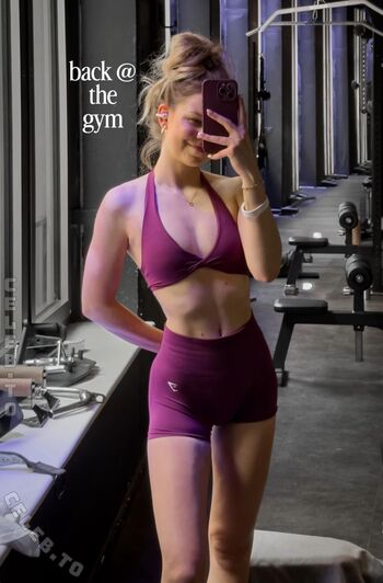 Lea peach leaked private photo uncensored HD quality