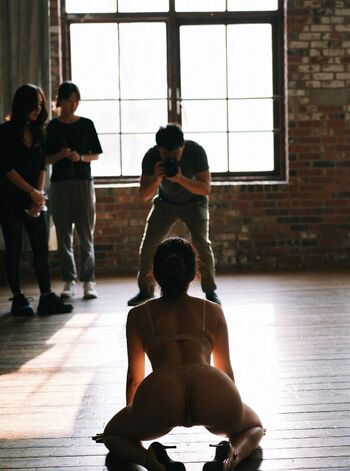 Leehee express page leaked private photo uncensored HD quality
