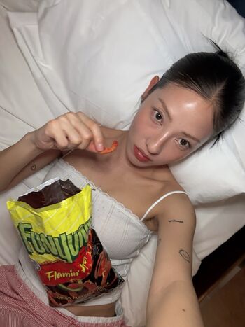 Leehee express page leaked private photo uncensored HD quality