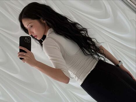 Leehee express page leaked private photo uncensored HD quality