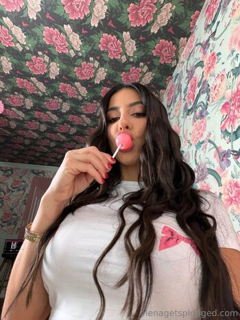 Lena the plug leaked private photo uncensored HD quality
