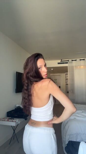 Lenie v leaked private photo uncensored HD quality