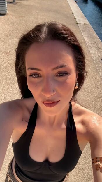 Lenie v leaked private photo uncensored HD quality