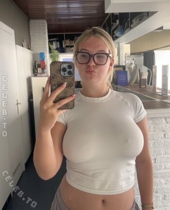 Leonieblondiii leaked private photo uncensored HD quality