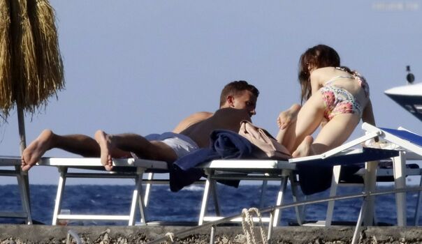Lily collins page leaked private photo uncensored HD quality