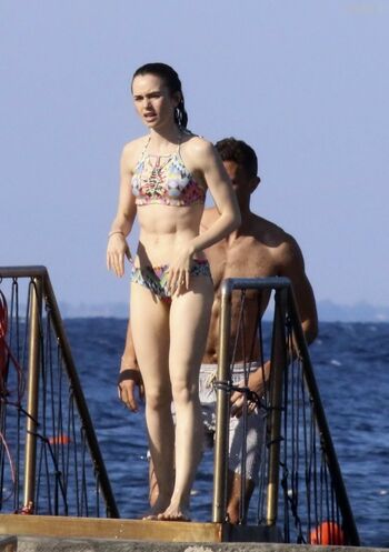 Lily collins page leaked private photo uncensored HD quality