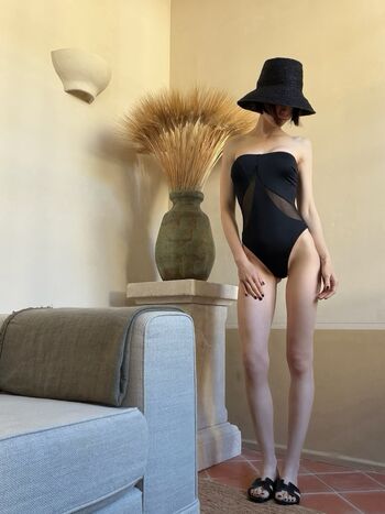 Lily collins leaked private photo uncensored HD quality