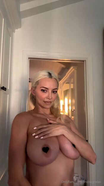 Lindsey pelas  page leaked private photo uncensored HD quality